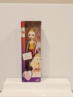 Ever After High Party Apple White Doll Bcf47 & Daughter of Snow